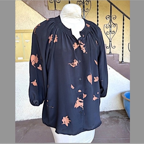 TUCKER "The Classic" Silk Print Button Up 3/4 Length Sleeve Blouse NWOT/sz M - Picture 7 of 15